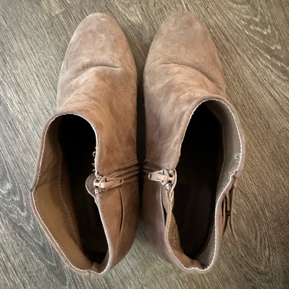 Call it spring size 10 worn a couple times - Picture 2 of 2